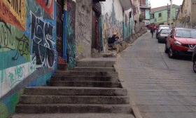 Valpo Interviene busca 240 voluntarios para embellecer con mosaicos escalera de Valparaíso